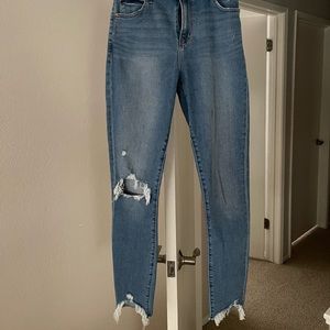Abercrombie and Fitch Ripped Skinny Jean 27/4L curve love